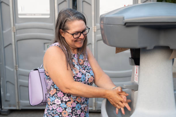 Affordable portable toilet rental in Trenton, MI